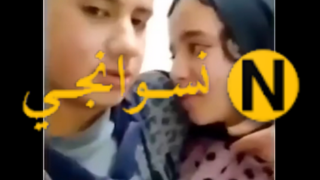 اللبوه تروح لصحبها البيت والواد يمسكها تقفيش وتفريش  والبت هاجت جامد