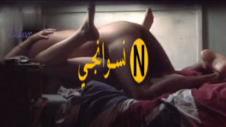 العنتيل جايب عشيقته وفاشخها علي السرير ووخدها في وضع الدوجي وشغال رزع فيها وبيعمل معها اوضاع بنت متناكه