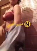 كتكوته مصريه تتصور لحبيبها ملط وتفرجه كسها المشعر وبزازها الملبن الطريه وخرم طيزها الضيق