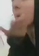 الواد يزنق زميلته المحجبه في  الشغل يقفش في بزازها وهي تمصله زبه بقوه